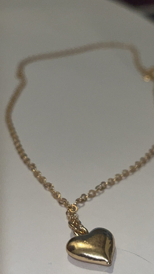 Gold necklace: with Gold closed Heart