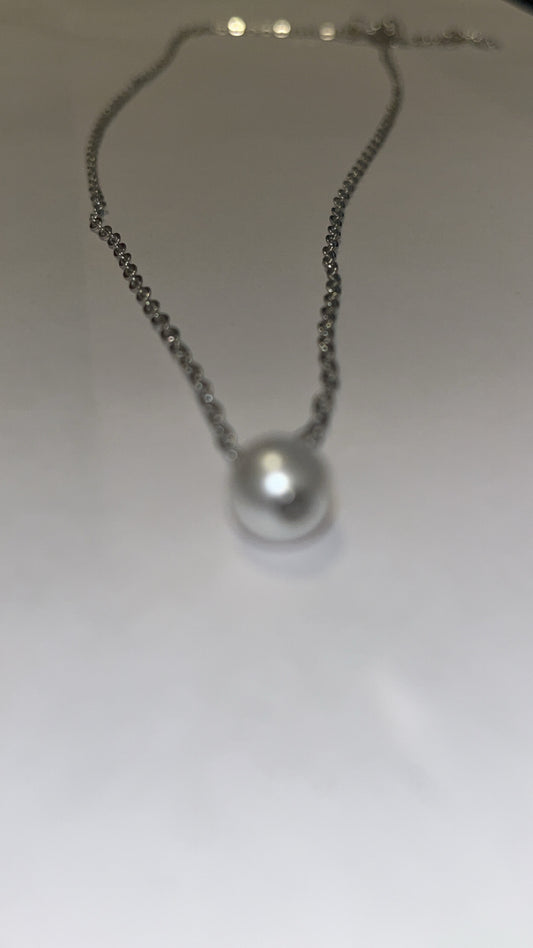 Silver necklace: Silver pearl