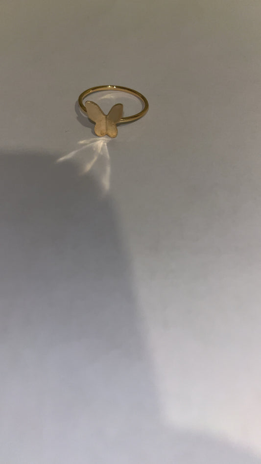 Gold ring: with Butterfly